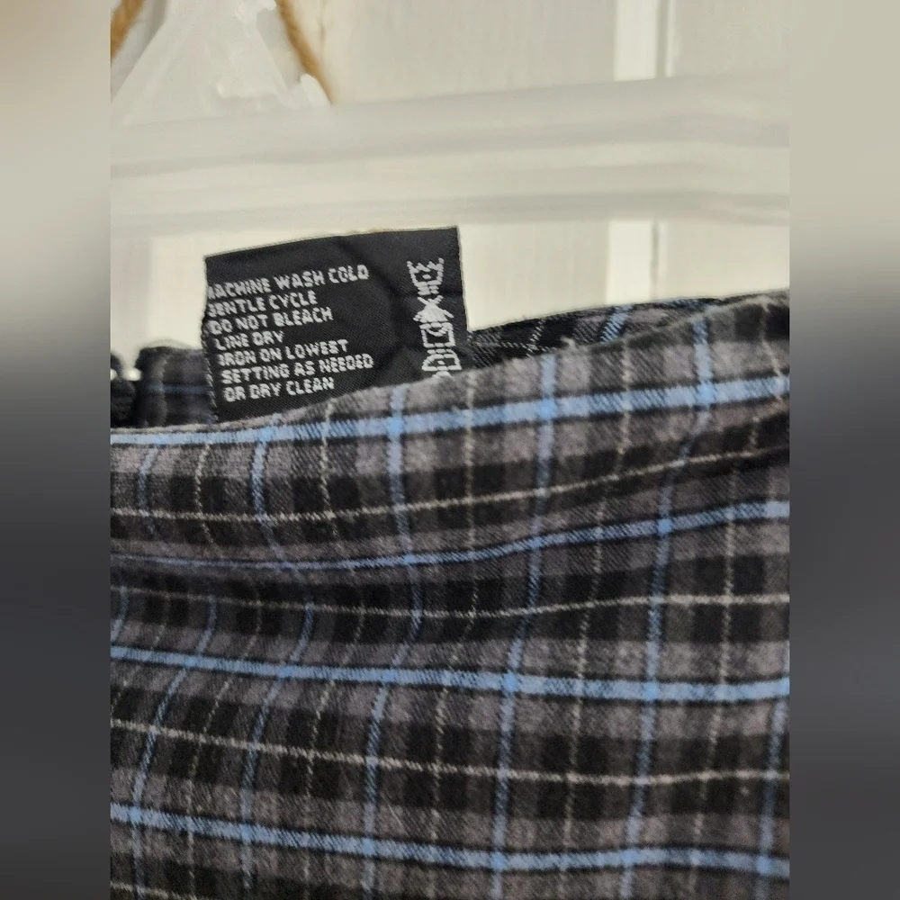 No boundaries Size 3 plaid Black & Blue patterned skirt